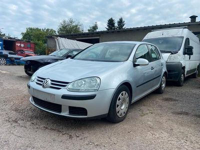 Gebraucht VW Golf IV 105 PS (77 kW) 2005 Silber Kleinwagen