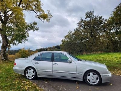 Mercedes E200
