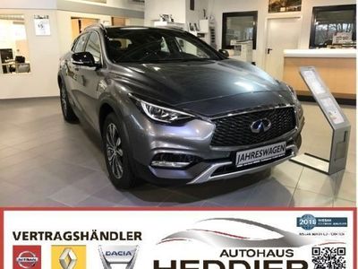 Grau metallic Gebraucht 2016 Infiniti QX30 Premium SUV | 33.990 €