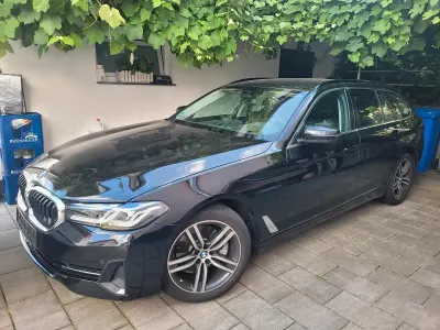 Gebraucht BMW 520 Sport Line 190 PS (139 kW) 2023 Schwarz Limousine