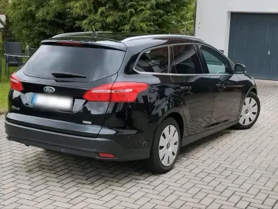 Gebraucht Ford Focus 125 PS (91 kW) 2016 Schwarz Kombi