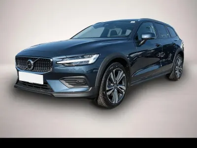 Gebraucht Volvo V60 CC Plus 197 PS (144 kW) 2023 Manufacturer Kombi
