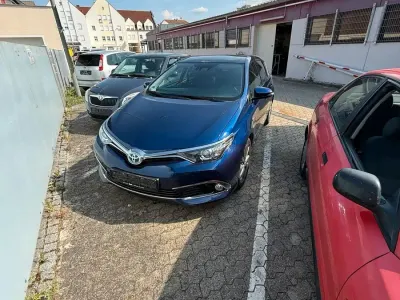 Gebraucht Toyota Auris Hybrid 136 PS (100 kW) 2016 Blau Kombi