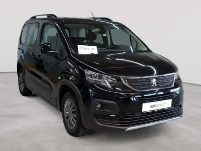Gebraucht Peugeot Rifter Allure 131 PS (96 kW) 2023 Perla nera schwarz metallic Van / Kleinbus