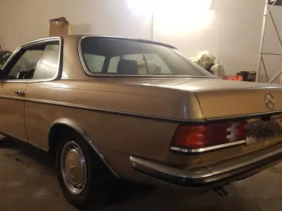 Gebraucht Mercedes 230 136 PS (100 kW) 1982 Gold Coupé