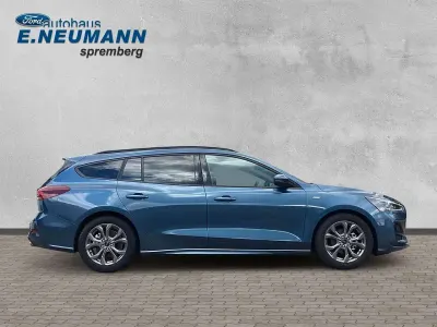 Używany Ford Focus ST-Line 155 KM (114 kW) 2023 Niebieski Kombi