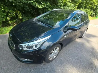 Gebraucht Kia Ceed 128 PS (94 kW) 2015 Schwarz Kleinwagen