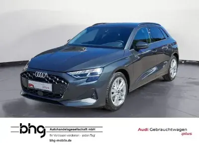 Używany Audi A3 Ambiente 116 KM (85 kW) 2025 Szary Sedan/Limuzyna