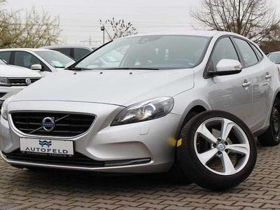 Gebraucht Volvo V40 You! 120 PS (88 kW) 2015 Silber Limousine