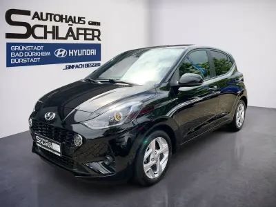 Gebraucht Hyundai i10 GO! 67 PS (49 kW) 2023 Phantom black / met Kleinwagen