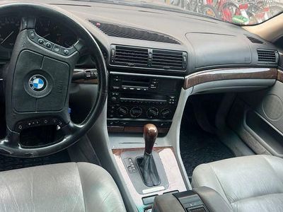 BMW 728