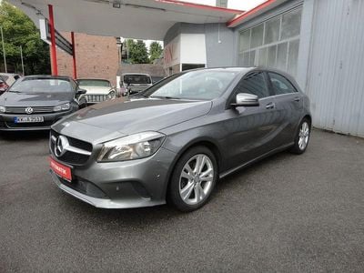 Gebraucht Mercedes A180 Urban 122 PS (89 kW) 2016 Grau Limousine