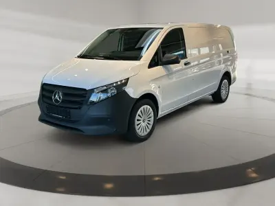Gebraucht Mercedes Vito 163 PS (119 kW) 2025 Arktikweiss Van