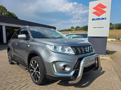 Gebraucht Suzuki Vitara Comfort 111 PS (81 kW) 2019 Galactic grau zcd (metallic) SUV