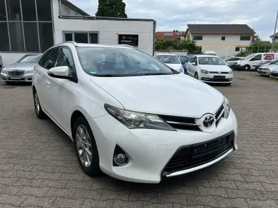 Gebraucht Toyota Auris Touring Sports Life+ 132 PS (97 kW) 2013 Weiß Kombi