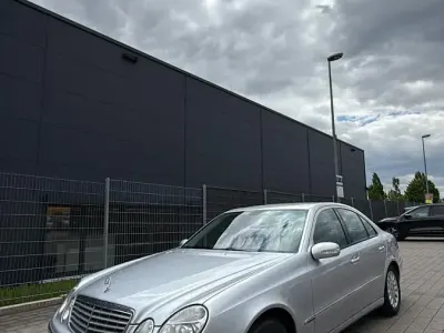 Gebraucht Mercedes E350 272 PS (200 kW) 2005 Grau Limousine