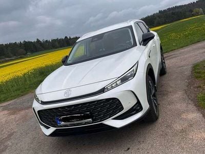 MG HS