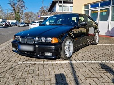 Gebraucht BMW 323 M Sport 170 PS (125 kW) 1996 Schwarz Limousine