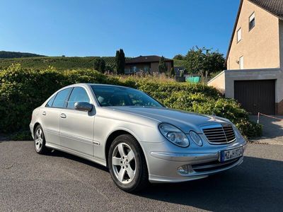 Mercedes E200