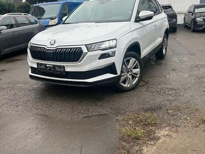Weiß Gebraucht 2022 Skoda Karoq SUV | 21.999 € (Fairer Preis)