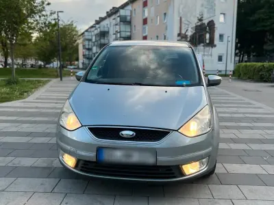 Gebraucht Ford Galaxy 140 PS (102 kW) 2009 Grau Van / Kleinbus