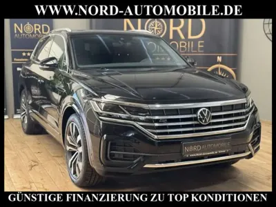 Gebraucht VW Touareg R-line 231 PS (169 kW) 2023 Grenadillschwarz met (metallic) SUV