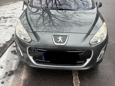 Gebraucht Peugeot 308 Allure 156 PS (114 kW) 2013 Grau Limousine