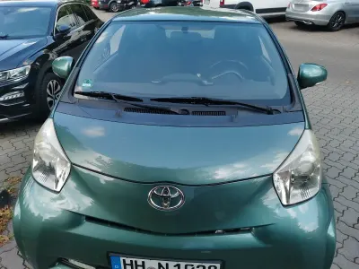 Gebraucht Toyota iQ 68 PS (50 kW) 2010 Grün Kleinwagen