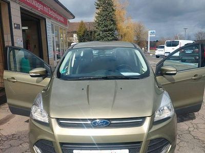 Gebraucht Ford Kuga Trend 150 PS (110 kW) 2014 Gold SUV