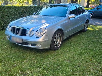Usata Mercedes 220 150 CV (110 kW) 2004 Argento Berlina