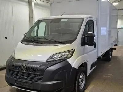 Gebraucht Peugeot Boxer 140 PS (102 kW) 2025 Weiß Van