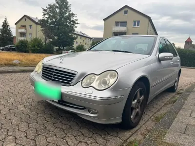 Gebraucht Mercedes C200 163 PS (119 kW) 2004 Silber Limousine