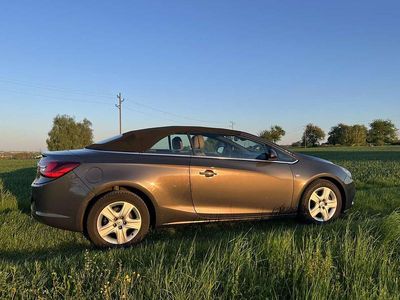 Second-hand Opel Cascada Innovation 170 CP (125 kW) 2014 Gri Cabrio