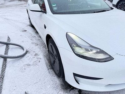 Gebraucht Tesla Model 3 RWD 239 kW (325 PS) 2021 Weiß Limousine