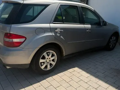 Gebraucht Mercedes ML320 224 PS (164 kW) 2008 Grau SUV