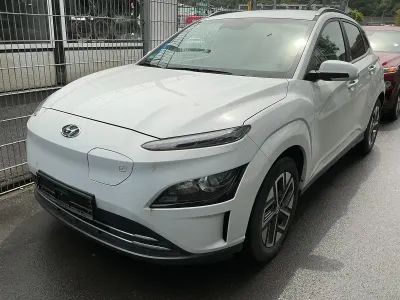 Gebraucht Hyundai Kona Edition 30+ 100 kW (136 PS) 2022 Weiß SUV