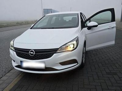Gebraucht Opel Astra 105 PS (77 kW) 2016 Weiß Limousine