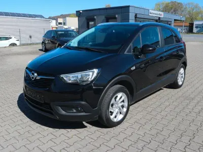 Usado Opel Crossland Edition 110 HP (80 kW) 2017 Preto SUV