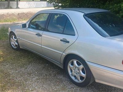 Gebraucht Mercedes C180 122 PS (89 kW) 2000 Silber Limousine
