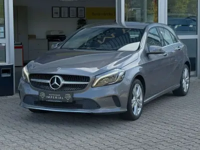 Gebraucht Mercedes A180 Urban 109 PS (80 kW) 2019 Mountaingrau Limousine