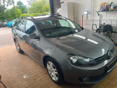 Gebraucht VW Golf VI Style 105 PS (77 kW) 2011 Silber Kleinwagen