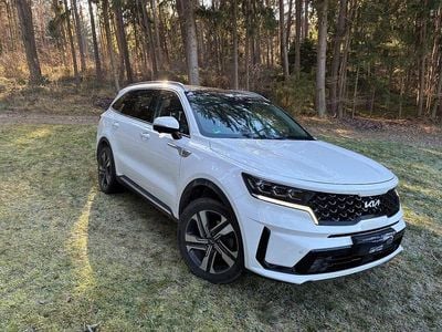 Weiß Gebraucht 2023 Kia Sorento Spirit SUV | 41.500 € (Etwas zu teuer)