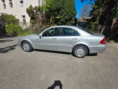 Second-hand Mercedes 240 Elegance 177 CP (130 kW) 2002 Argintiu Berlinǎ