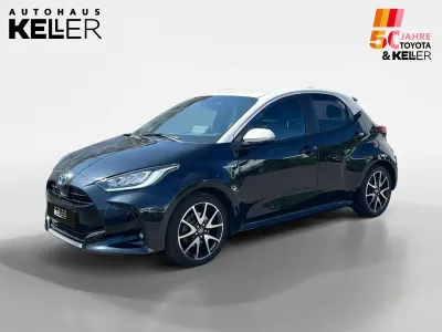 Gebraucht Toyota Yaris Style 116 PS (85 kW) 2020 Mysticschwarz mica / dach weiss Kleinwagen