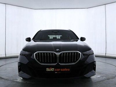 Gebraucht BMW 520 M Sport 197 PS (144 kW) 2025 Schwarz Kombi