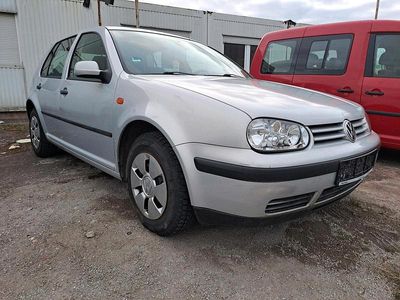 Gebraucht VW Golf IV 101 PS (74 kW) 1998 Silber Kleinwagen