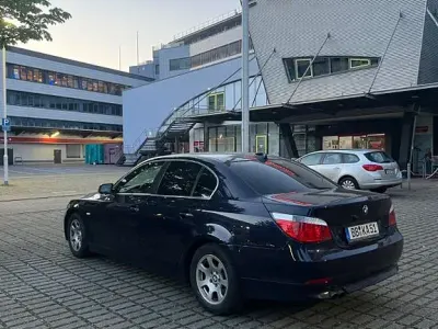 Gebraucht BMW 523 177 PS (130 kW) 2005 Blau Limousine