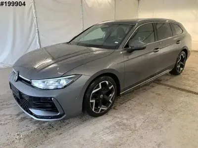 Gebraucht VW Passat R-line 150 PS (110 kW) 2025 Grau Kombi