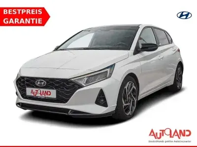 Gebraucht Hyundai i20 101 PS (74 kW) 2021 Atlaswhite Kleinwagen