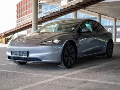 Käytetty Tesla Model 3